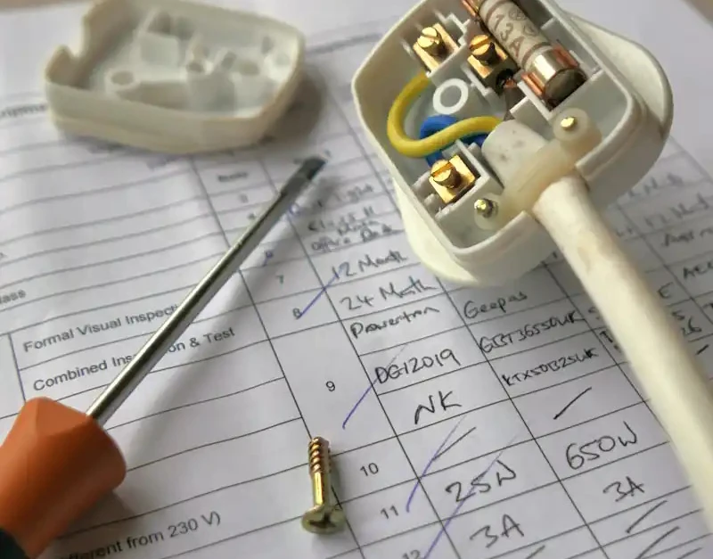 PAT Testing Services in Somerton, Somerset - 13A Plug Visual Inspection & Testing - Desktop